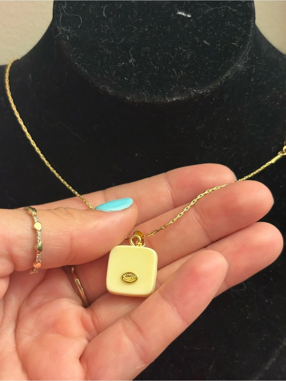 Gold and yellow cream cc necklace
